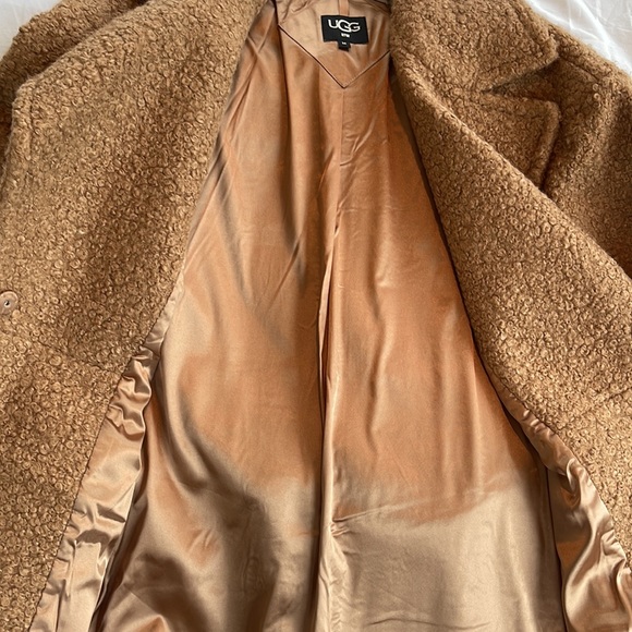 UGG Hattie Long Oversized Teddy Coat. Camel color. Size M. - Picture 5 of 5
